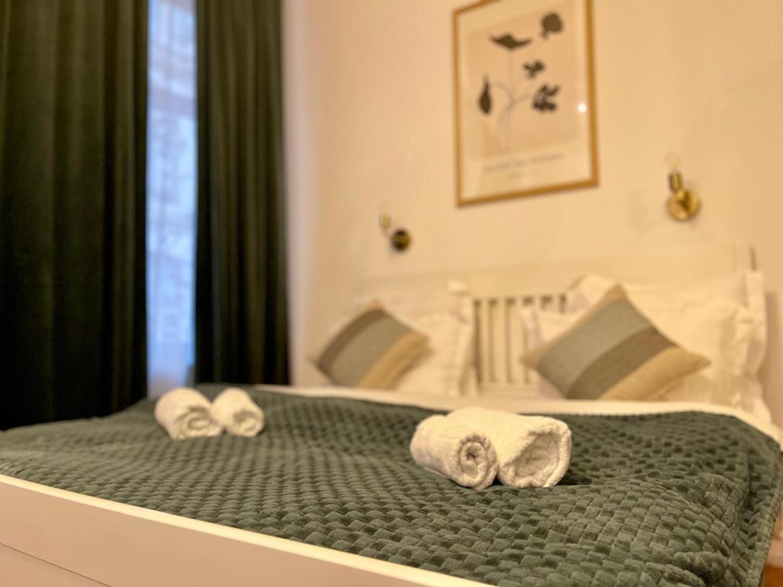Old Town Jacuzzi Studio بوخارست المظهر الخارجي الصورة